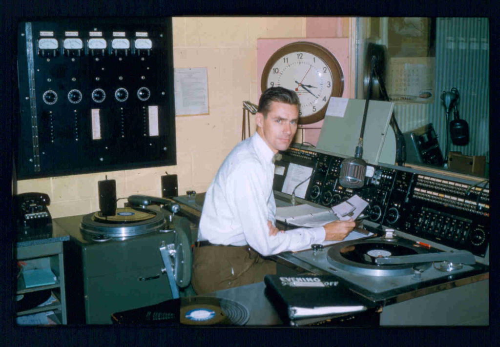 Vintage Radio Station 34