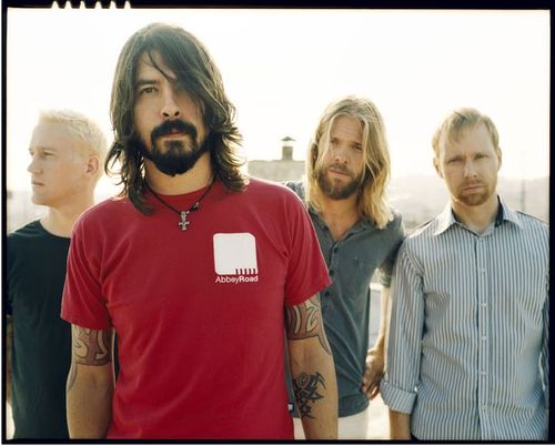 DAVE GROHL INVENTA OTRO TIPO DE PRESENTACION