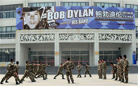 BOB DYLAN : EN LA MURALLA CHINA