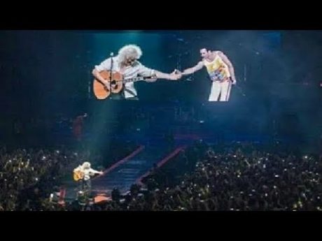 BRIAN MAY SE CONVIRTIO EN YOKO ONO