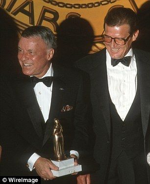 FRANK SINATRA QUISO Y NO PUDO CANTAR MOONRAKER DE JAMES BOND
