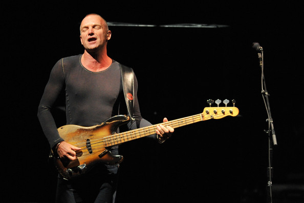 STING HA VUELTO AL BAJO, PEQUEÑAS ANECDOTAS