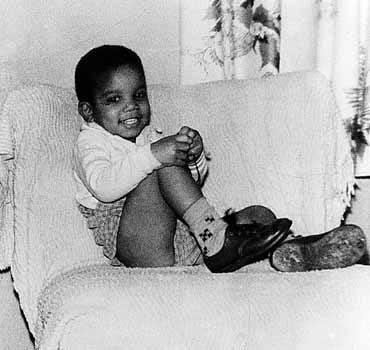 MICHAEL JACKSON MURIO VIRGEN