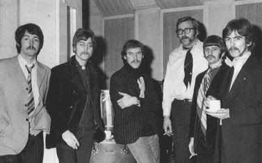 NEIL ASPINALL, EL GUARDIAN DE LOS SECRETOS DE LOS BEATLES