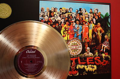 BEATLES-GOLD-LP-RECORD-DISPLAY-PLAYS-SONG-SGT-PEPPERS-LONELY-HEARTS-CLUB-BAND-171016492283-3
