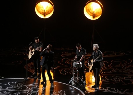 u2-perform-at-the-2014-oscars