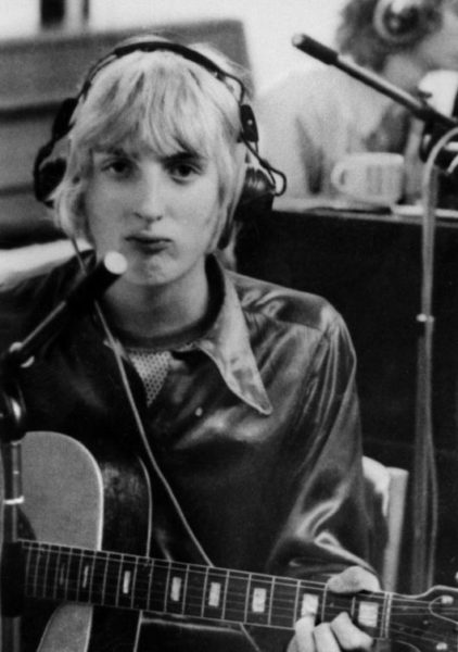 GENESIS: ANTHONY PHILLIPS, EL GUITARRISTA ORIGINAL "PERDIDO"