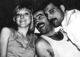 Freddie Mercury, Mary Austin y John Hutton