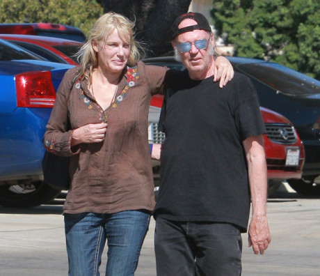 Daryl-Hannah-Neil-Young