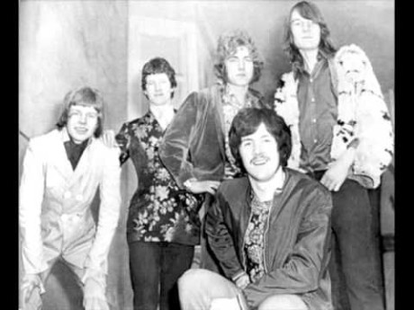 JOHN BONHAM, ROBERT PLANT, THE BAND OF JOY Y LED ZEPPELIN hqdefault (12)