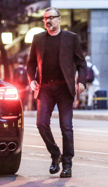 George-Michael-in-street-in-Zurich-313668