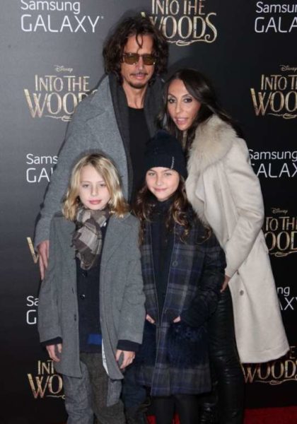 CHRIS CORNELL SE AHORCO CON UNA CUERDA