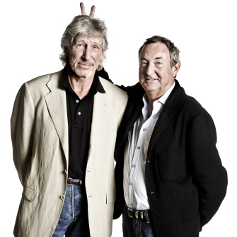 PARA ALGUNOS FANS ANONIMOS DE ROGER WATERS , POR JULIAN RUIZ