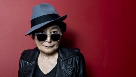 YOKO ONO PROHIBE Y MACHACA A UNA LIMONADA LLAMADA JOHN LEMON