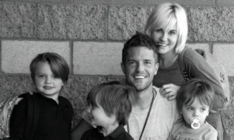 BRANDON FLOWERS, DEPRIMIDO POR LA ENFERMEDAD MENTAL DE SU ESPOSA