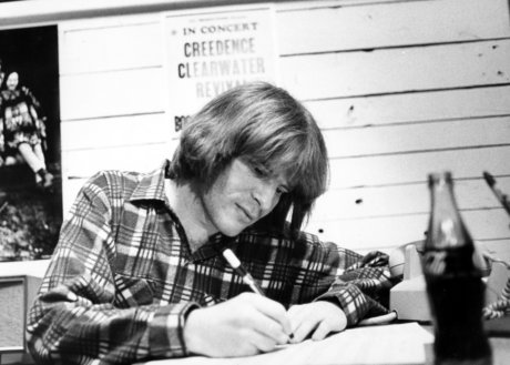 JOHN FOGERTY CUENTA COMO HIZO SU "PROUD MARY"