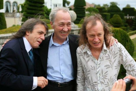 GEORGE YOUNG : DOS AÑOS DE LA MUERTE CREADOR DE LOS EASYBEATS,FLASH AND THE PAN Y AC/DC