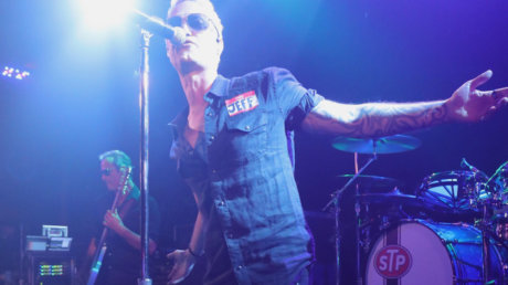 UN CANTANTE DE METAL SUPLE A SCOTT WEILAND EN STONE TEMPLE PILOTS