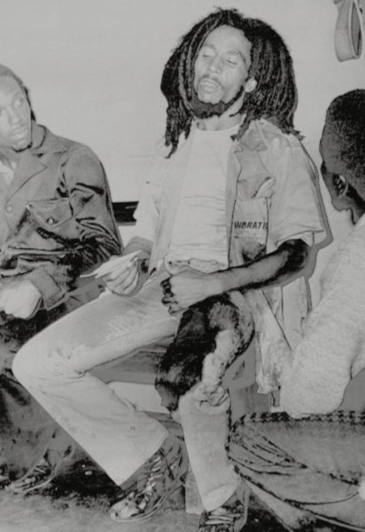 EL DÍA EN QUE A BOB MARLEY CASI PIERDE LA VIDA DE UN TIRO
