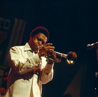 ANIVERSARIO DEL TROMPETA DEL "APARTHEID", HUGH MASEKELA