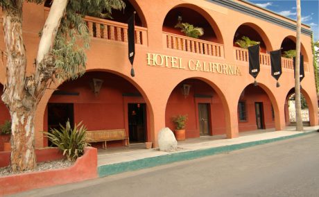 LOS EAGLES GANAN EL PLEITO SOBRE EL VERDADERO HOTEL CALIFORNIA