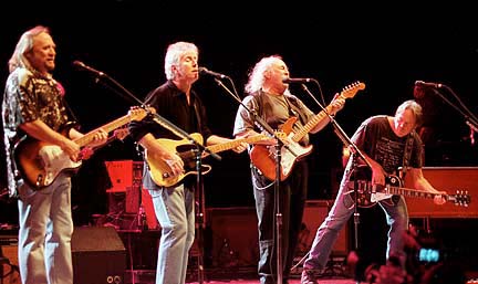 CROSBY,STILLS,NASH AND YOUNG, UNIDOS POR EL ODIO A DONALD TRUMP CROSBY,STILLS,NASH AND YOUNG, UNIDOS POR EL ODIO A DONALD TRUMP
