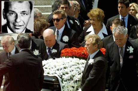 LA MUERTE DE FRANK SINATRA