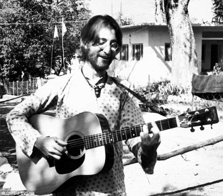 JOHN LENNON Y SU FENOMENAL "JEALOUS GUY"