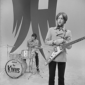 DAVE DAVIES (THE KINKS): "ODIARIA ACABAR COMO UN VIEJO PATÉTICO RECREANDO EL PASADO"