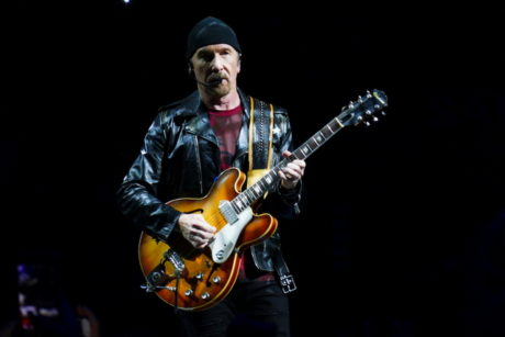 U2 TOCAN "STAY( FARAWAY, SO CLOSE)" , 25 AÑOS DESPUÉS