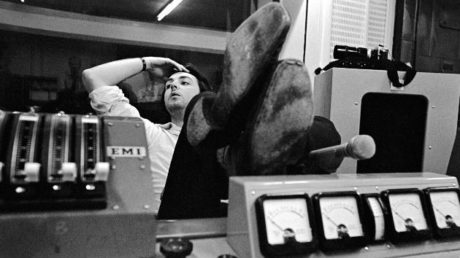 APPLE PRESENTA OFICIALMENTE: "THE WHITE ALBUM DE LOS BEATLES" EN USA