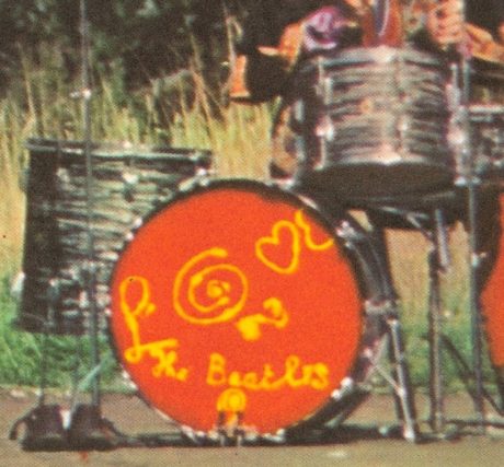 LOS BEATLES: LA HISTORIA DE SU LOGO EN LA BATERIA DE RINGO