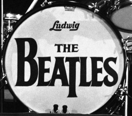 LOS BEATLES: LA HISTORIA DE SU LOGO EN LA BATERIA DE RINGO
