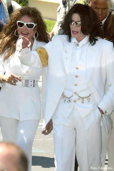 LA TOYA JACKSON ACUSÓ A MICHAEL DE SER UN PEDÓFILO