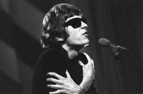 SCOTT WALKER: UNA ESTRELLA , UN MARAVILLOSO CANTANTE Y UN SOBERBIO CREADOR