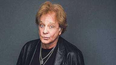 DOS AÑOS DE LA MUERTE DE EDDIE MONEY , EL GRAN CANTANTE QUE QUISO SER BRUCE SPRINGSTEEN