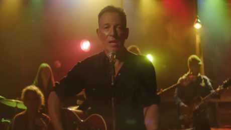 BRUCE SPRINGSTEEN UTILIZA EL "RHINESTONE COWBOY" DE GLENN CAMPBELL EN SU PELICULA