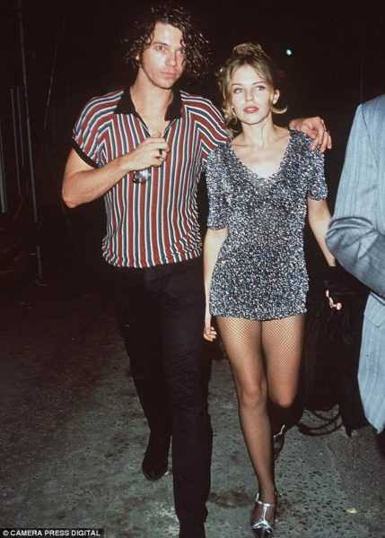 KYLIE MINOGUE ASEGURA QUE ARDIÓ EN DESEOS CON MICHAEL HUTCHENCE