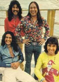 REDBONE: LA SENSACIONAL HISTORIA DE LOS INDIOS VAZQUEZ-VEGAS