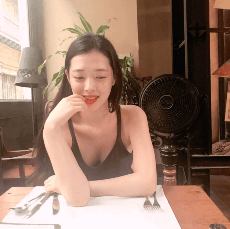 SULLI : LA EXTRAÑA MUERTE A LOS 25 AÑOS DE UNA DE LA REINAS DEL K-POP