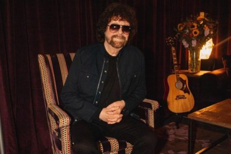 JEFF LYNNE:" NO TENGO NINGUN CONTACO CON BOB DYLAN, A PESAR DE SER LOS DOS UNICOS VIVOS DE LOS TRAVELING WILBURYS"