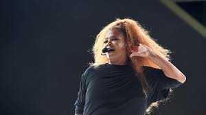 JANET JACKSON SOLO HACE MIMO EN SUS ACTUACIONES