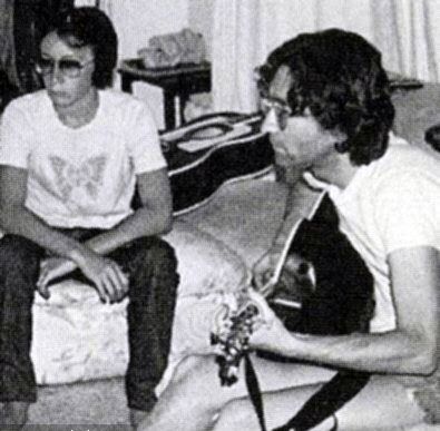 JULIAN LENNON ESCRIBE SOBRE SU PADRE JOHN LENNON