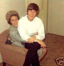 LA TIA MIMI DE JOHN LENNON: "YOKO ES LA CULPABLE"