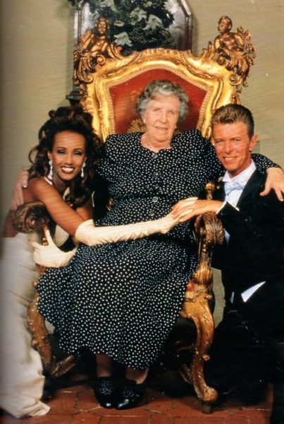 DAVID BOWIE : LA EXTRAÑA "MOTHER GREY"