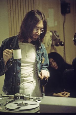 JOHN LENNON: FOTOS RARAS EN TIEMPOS DE "IMAGINE"