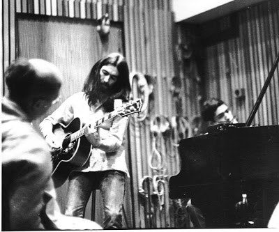 COMO PHIL SPECTOR CONVENCIO A GEORGE HARRISON PARA HACER "ALL THINGS MUST PASS"