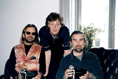 PAUL MC CARTNEY,GEORGE HARRISON Y RINGO STARR , JUNTOS EN 1995