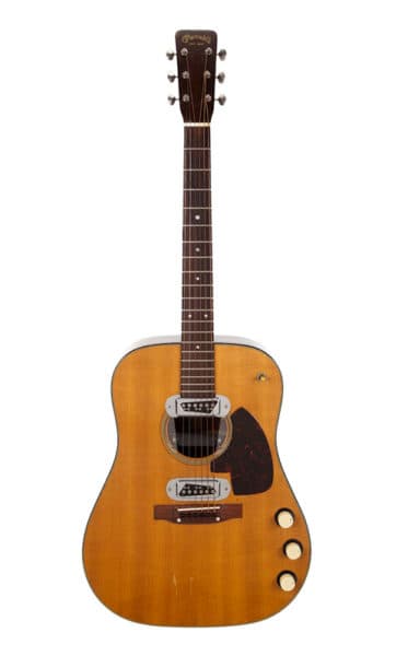 KURT COBAIN Y LA LOCURA: 6 MILLONES POR SU GUITARRA DEL "UNPLUGGED"
