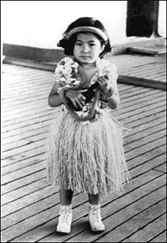 ¿QUIEN ES YOKO ONO? HOY CUMPLE 90 AÑOS